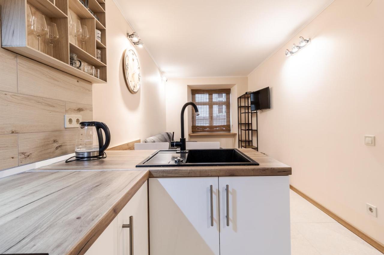 Staroevreyska Timber Apartment Lviv Extérieur photo
