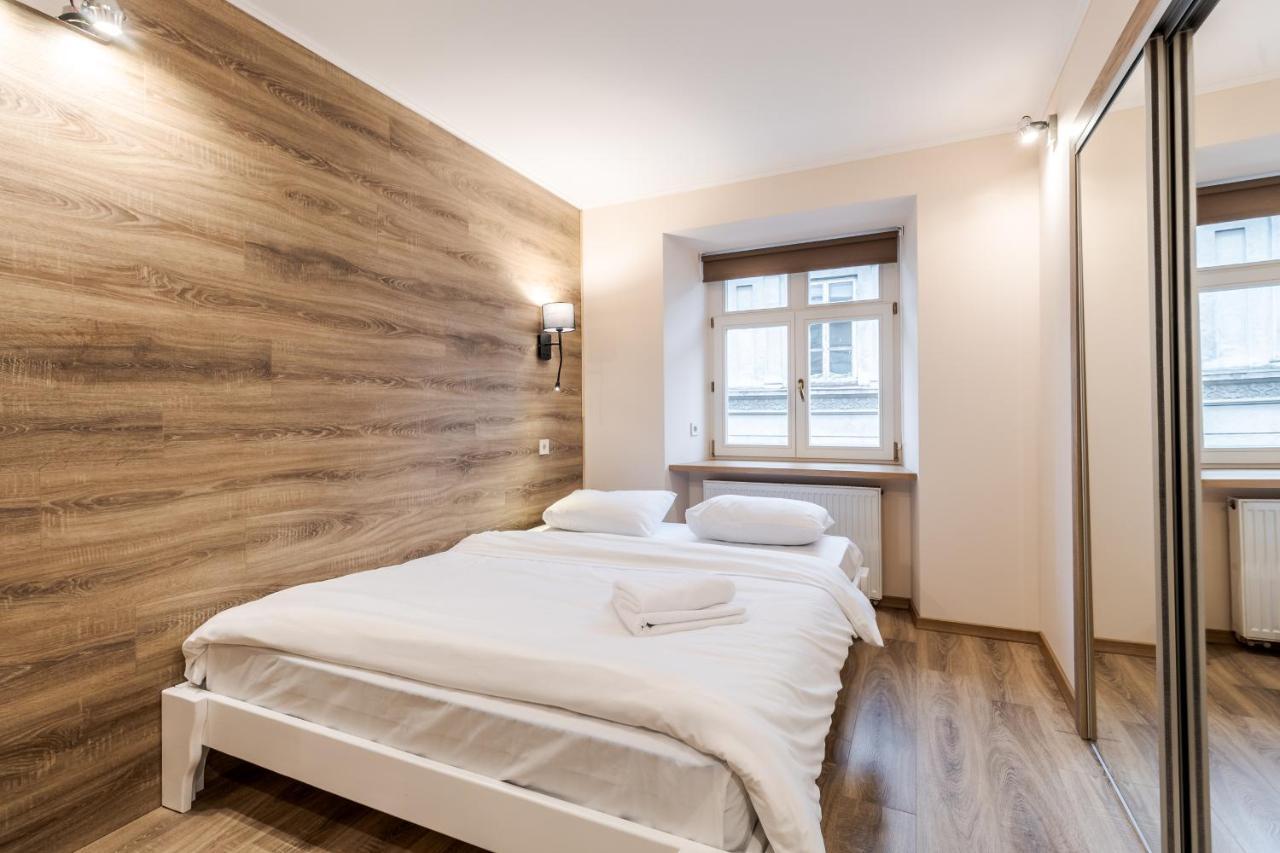 Staroevreyska Timber Apartment Lviv Extérieur photo